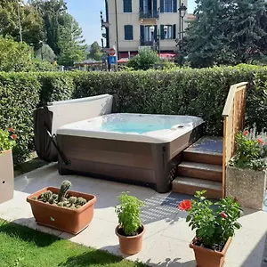  Apartment Front With Loft Bed And Pool